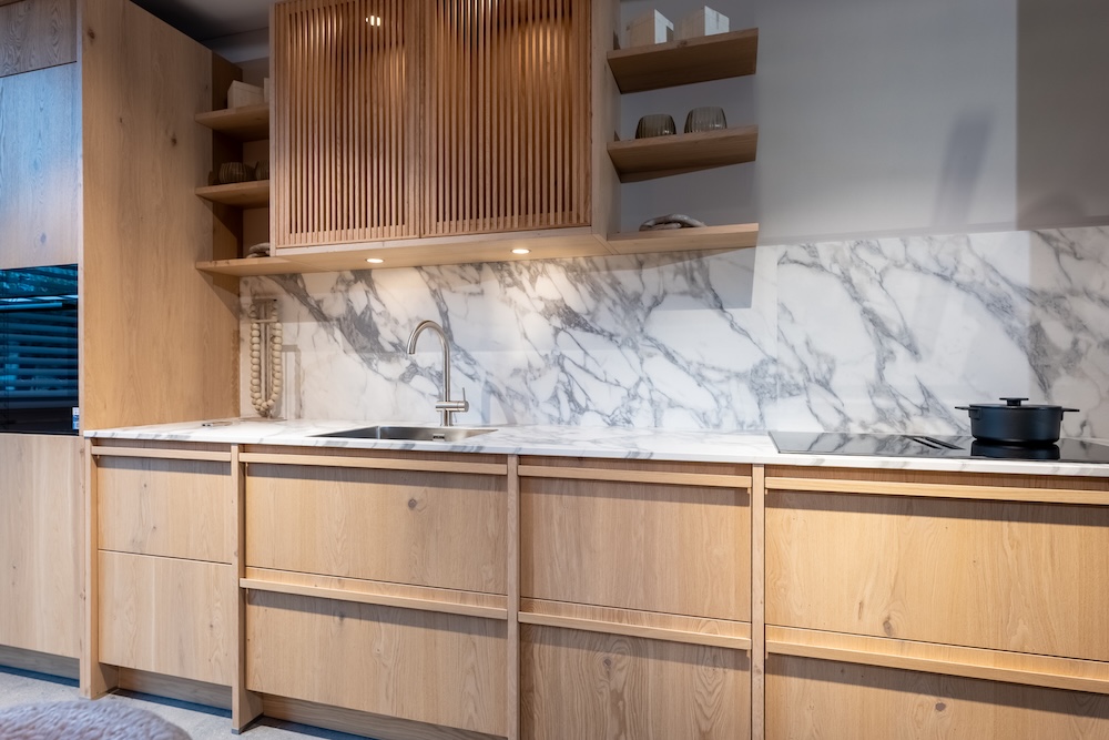 Foto Ervaar de Japandi keuken zelf bij Tieleman Keukens FotoErvaar de Japandi keuken zelf bij Tieleman Keukens